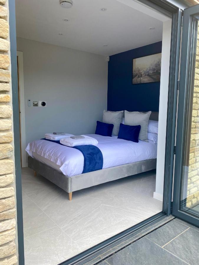 באת' Stunning Modern Home Set In Beautiful Grounds. מראה חיצוני תמונה